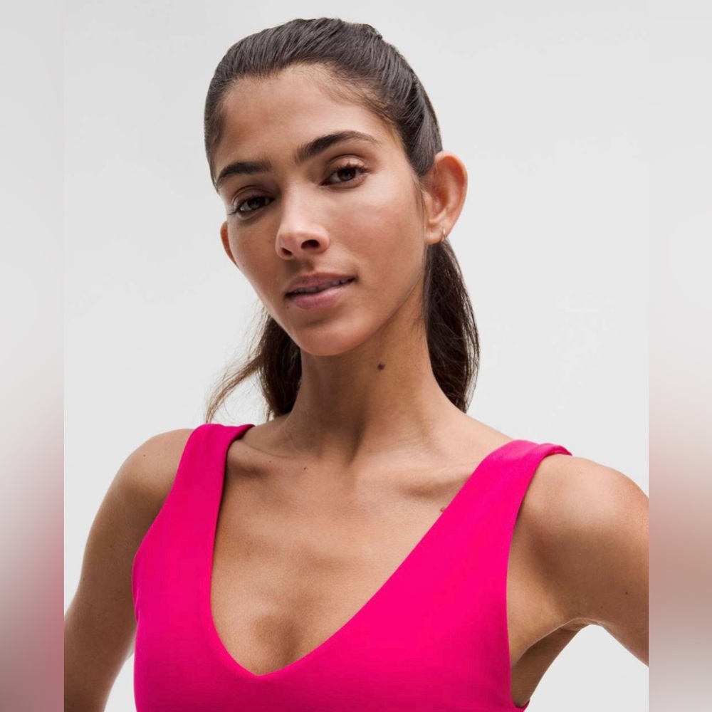 Lululemon Align V-Neck Bra - Light Support 💖 - Picture 2 of 9